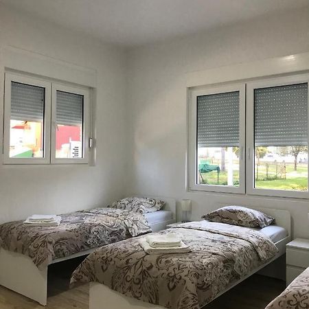 Soba Milojkovic Apartman Galambóc Kültér fotó