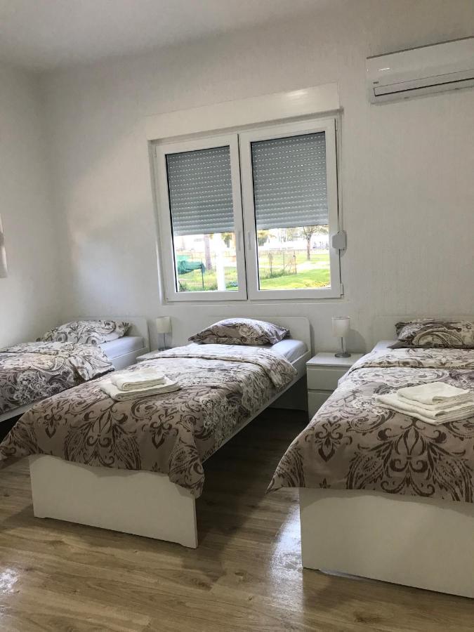 Soba Milojkovic Apartman Galambóc Kültér fotó